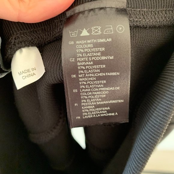 H&M Divided Black Stretch Mini Skirt | 6 - Picture 5 of 6